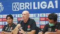 Pelatih PSM Makassar, Joop Gall. (Bola.com/Abdi Satria)