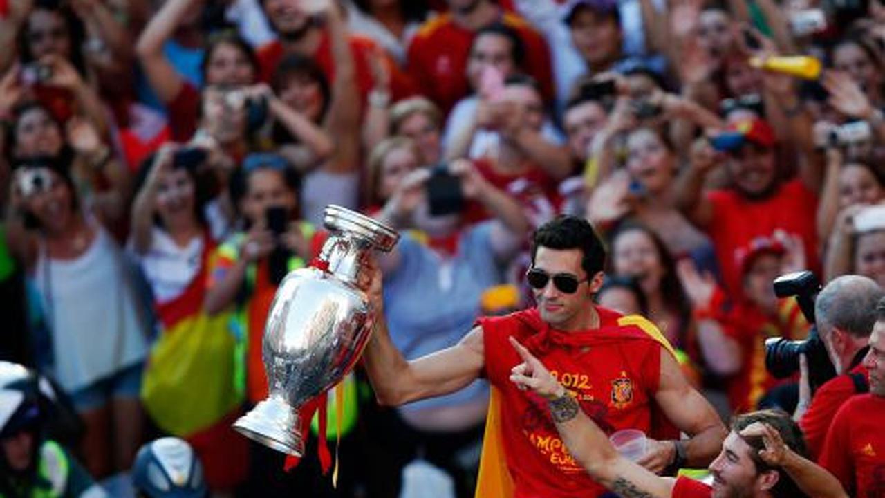 Ribuan warga Spanyol di Madrid sambut trofi Euro 2012