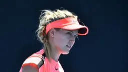 Petenis Kanada, Eugenie Bouchard saat tampil melawan petenis Prancis, Oceane Dodin pada putaran pertama Australia Tebuka di Melbourne, (16/1/2018). (AFP/Saeed Khan)