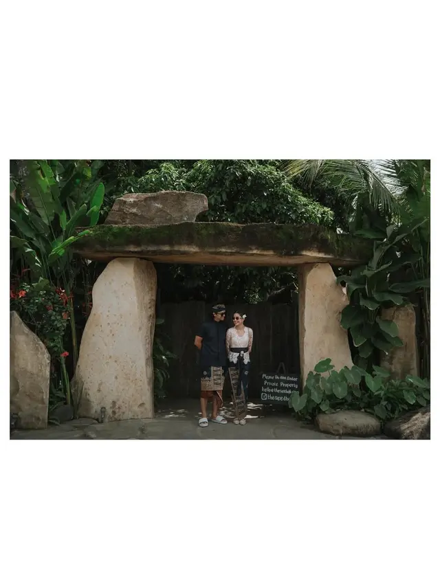 Pesona Mikha Tambayong Berkain Bali dan Kebaya (Instagram/@miktambayong)