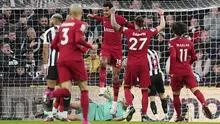 Pemain Liverpool, Cody Gakpo, melakukan selebrasi setelah mencetak gol ke gawang Newcastle United pada laga pekan ke-24 Premier League 2022/2023 di St James' Park, Minggu (19/2/2023). Kemenangan ini membuat The Reds berada di posisi kedelapan dalam klasemen sementara Premier League dengan 35 poin. (Owen Humphreys/PA via AP)