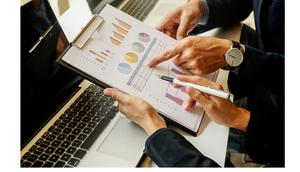 Ilustrasi Laporan Keuangan, Laba, Rugi. Foto: Freepik/mindandi