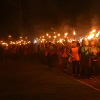 Nggak kayak anak zaman sekarang, anak-anak zaman 90-an melakukan kegiatan-kegiatan ini saat menjelang sahur. 