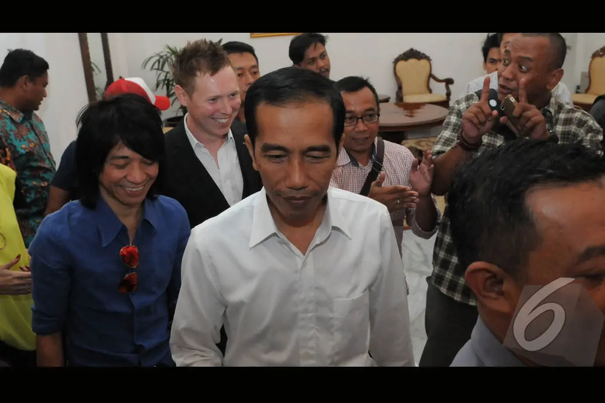 Mengintip Keakraban Jokowi dengan Gitaris Arkarna