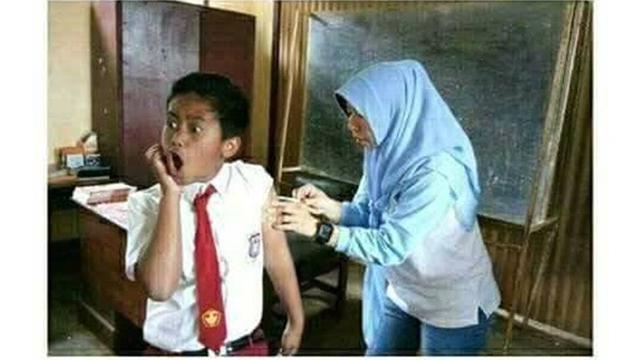 5 Ekspresi Lucu saat Orang Disuntik Ini Bikin Senyum