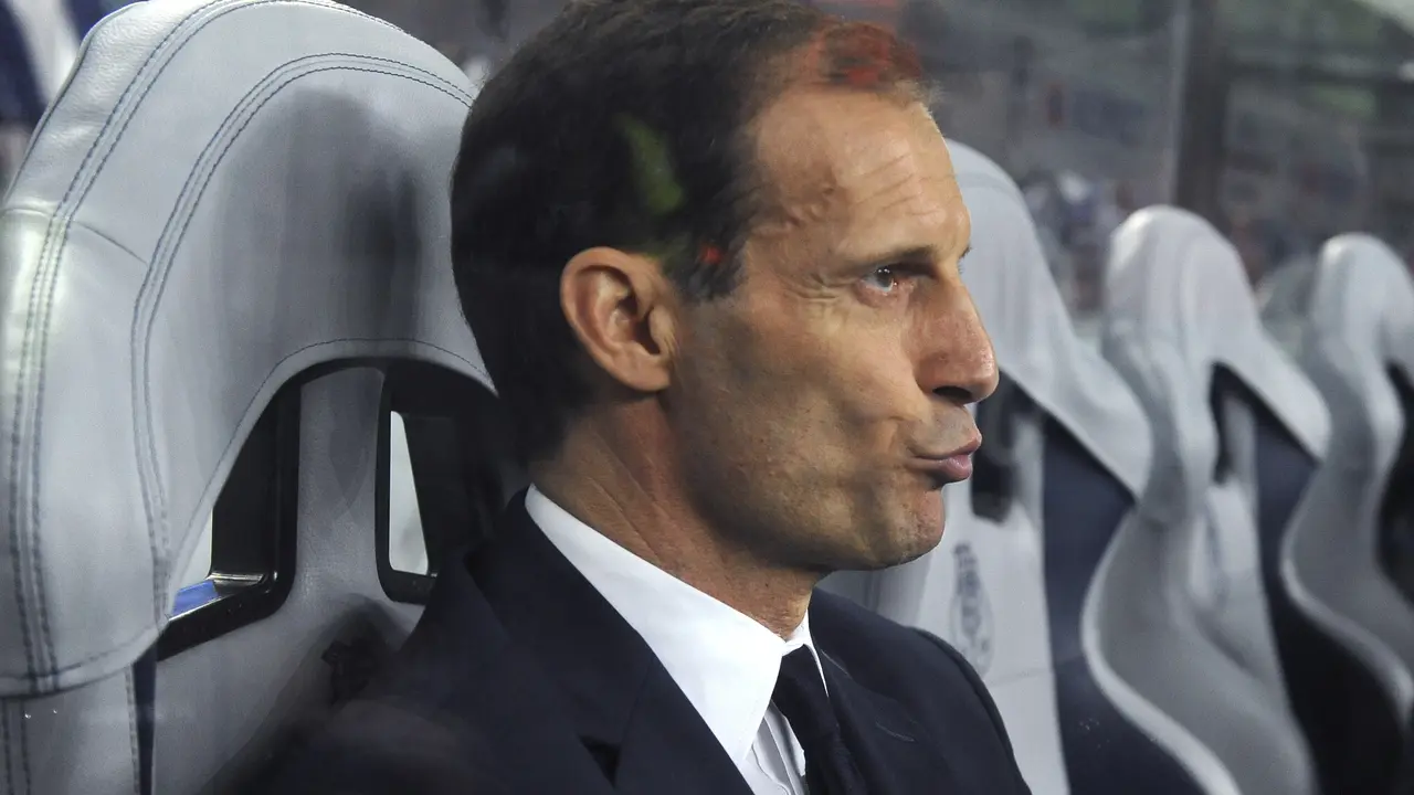 Pelatih Juventus Massimiliano Allegri meminta upah Rp 70 miliar per musim pada kontrak baru. 
