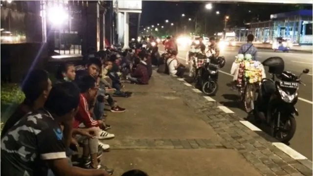 Antrean tiket final Piala AFF 2016