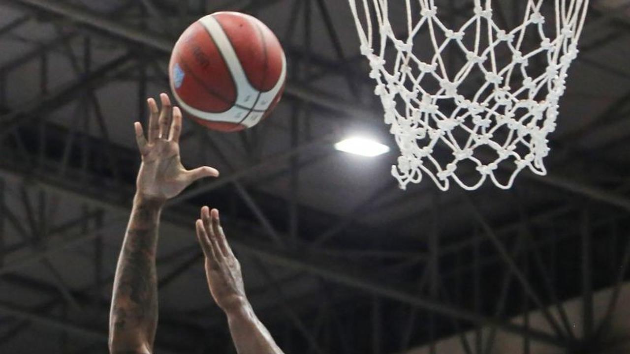 Duel Teemo Tan dan Antoni Erga Panaskan Laga IBL Satya Wacana vs Hornbills
