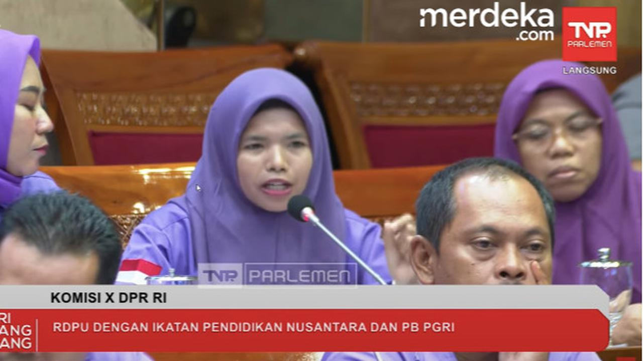 Gebrak Meja DPR, Perih Jerit Tangis Guru Honorer Curhat Minta Wakil Rakyat Bantu Perjuangkan Nasib