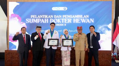 UNAIR Lantik 24 Dokter Hewan, Wabup Banyuwangi Mujiono Ajak Perkuat Keamanan Pangan