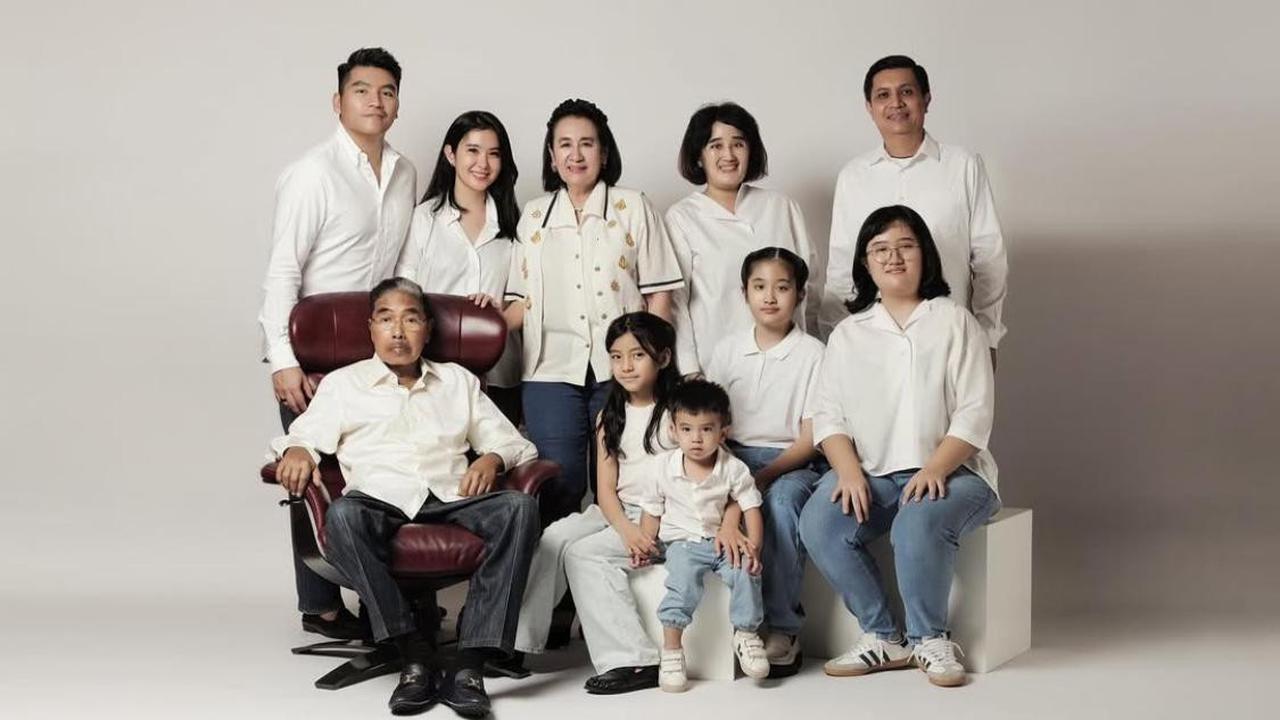 Postingan Terakhir Hotma Sitompul di Media Sosial Sebelum Meninggal Foto Bareng Keluarga, Bikin Haru