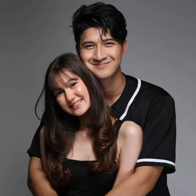 6 Gaya Pemotretan Aditya Zoni dan Zoe Abbas Jackson, Rayakan Monthversarry