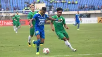 Wander Luiz dalam uji coba Persib vs Melaka United di Stadion Si Jalak Harupat, Soreang (1/2/2020). (Bola.com/Erwin Snaz)