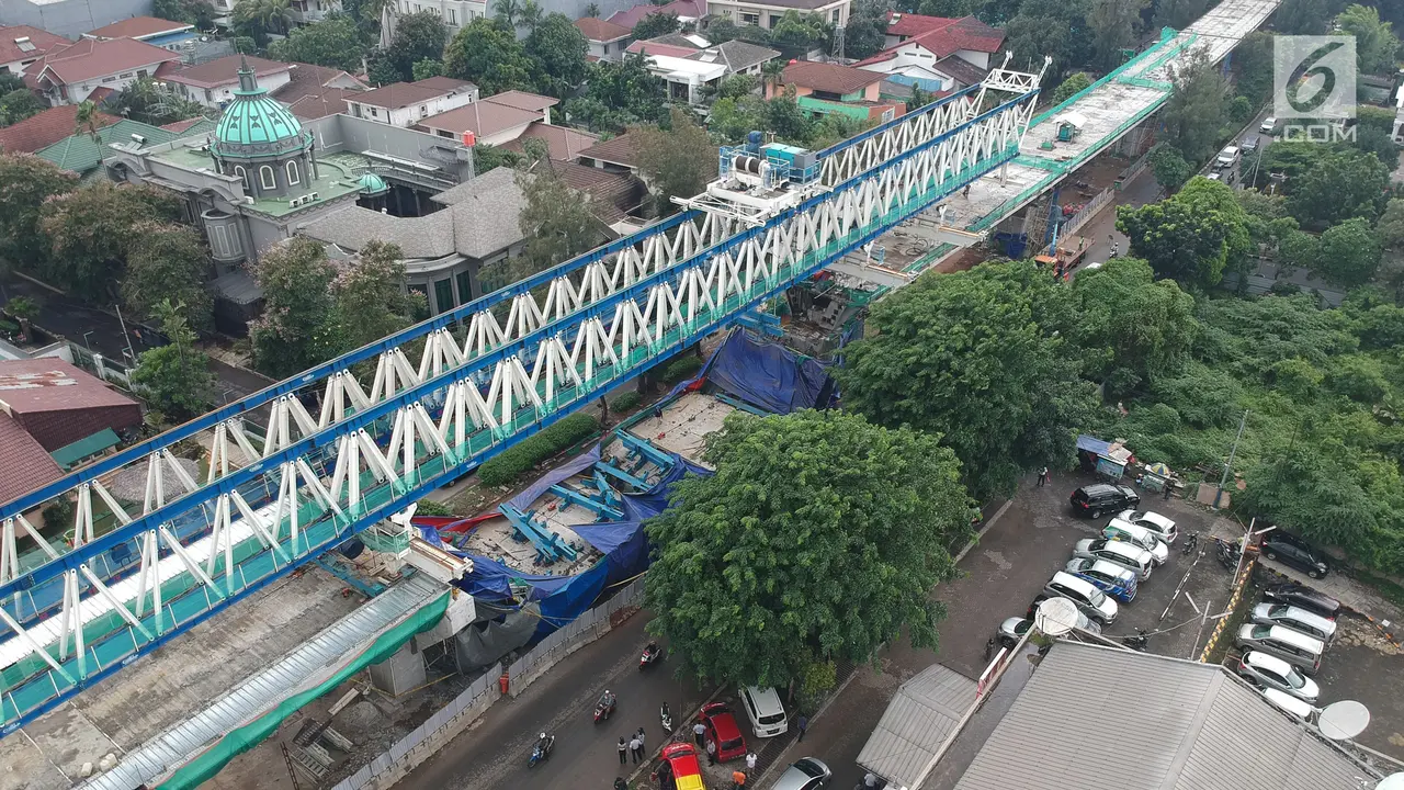 Konstruksi LRT yang Roboh di Kayu Putih