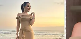Ayu Ting Ting kembali mencuri perhatian saat dirinya hadir dalam sebuah acara pernikahan di Bali [@ayutingting92]