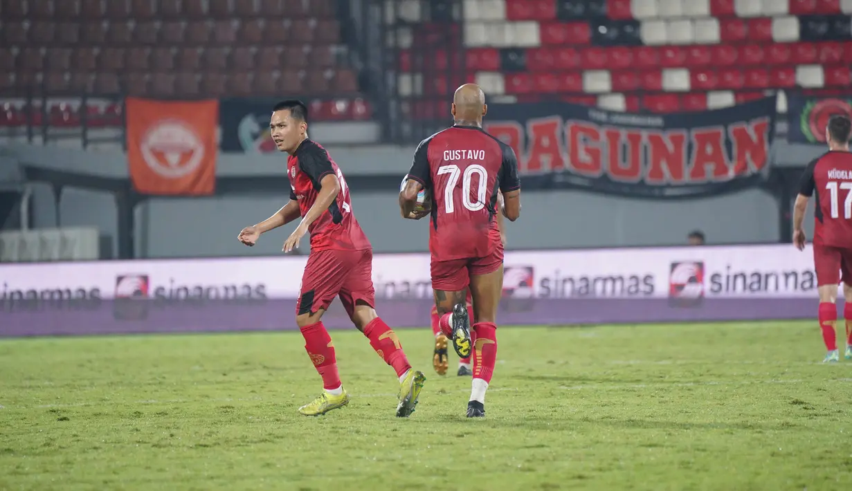 

<p>Selebrasi pemain Persija Jakarta, Witan Sulaeman (kiri) merayakan gol pertama timnya ke gawang Arema FC yang dicetak Gustavo Almedia pada laga matchday kedua Grup B Piala Presiden 2024 di Stadion Kapten I Wayan Dipta, Gianyar, Bali, Rabu (24/7/2024). (Dok. Persija)
<p>” data-template-var=”image”></picture>
<div>
<p><span>1</span><span>/</span><span>7</span>
<p>Selebrasi pemain Persija Jakarta, Witan Sulaeman (kiri) merayakan gol pertama timnya ke gawang Arema FC yang dicetak Gustavo Almedia pada laga matchday kedua Grup B Piala Presiden 2024 di Stadion Kapten I Wayan Dipta, Gianyar, Bali, Rabu (24/7/2024). (Dok. Persija)
</div>
</div>
</figure>
<figure id=
