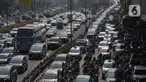 Kepadatan arus lalu lintas di jalan Gatot Subroto, Pancoran, Jakarta, Senin (13/11/2023). (merdeka.com/Imam Buhori)
