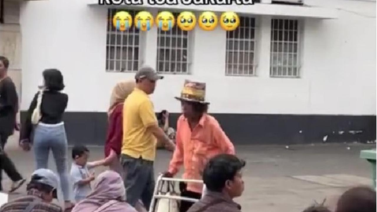 Viral! Sosok Diduga Pak Tarno Ngemis di Kota Tua, Ini Klarifikasi dan Penjelasannya