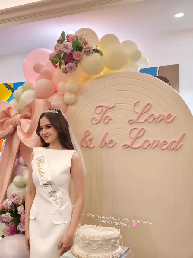 Tampilan Berkelas Syifa Hadju di Bridal Shower, Pakai Baju Hitam Putih dengan Tas dan Sepatu Branded