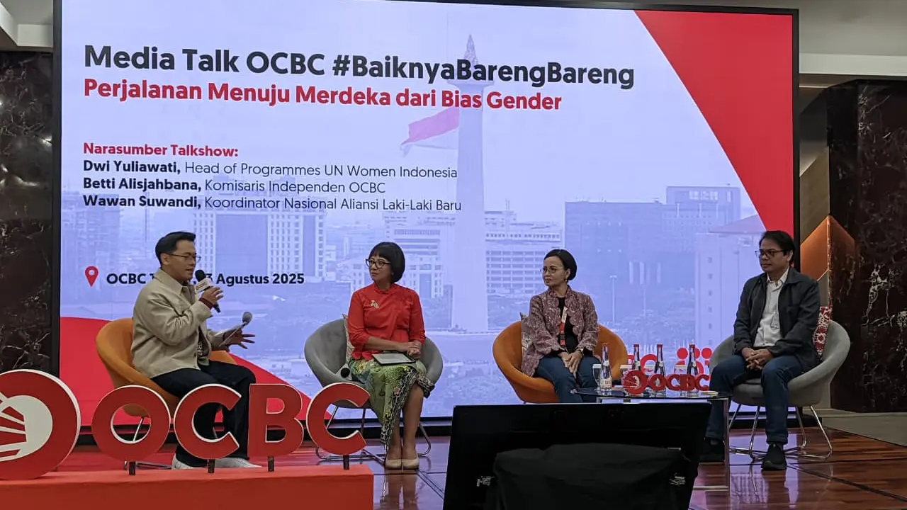 Diskusi pada acara Media Talk OCBC Tokoh-tokoh pemimpin perempuan UN Women Indonesia, aktivis kesetaraan, dan aktivis gerakan “laki-laki baru”