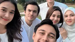 Sinetron My Heart ini juga dibintangi oleh Fathir Muchtar, Icha Nabila, Lavicky Nicholas, Cut Syifa hingga Rizky Nazar. Sinetron tersebut juga yang membawa Rizky Nazar menjadi Aktor Pendamping Paling Ngetop SCTV Awards 2024 dan Rizky Nazar – Cut Syifa sebagai Pasangan Karakter Sinetron Paling Ngetop. Pencapaian tersebut bukti bahwa sinetron tersebut sukses. (Liputan6.com/IG/@estapramanita)