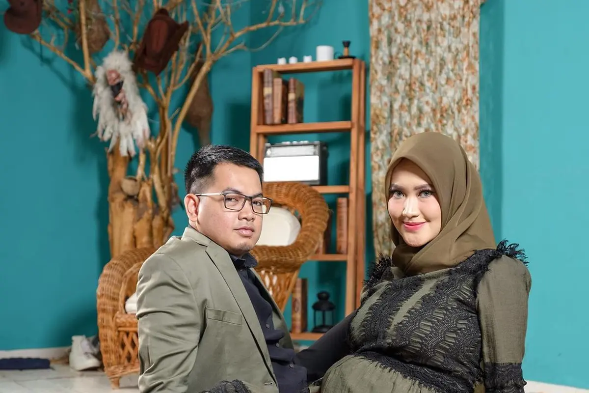 [Fimela] Tommy Kurniawan dan Lisya Nurrahmi