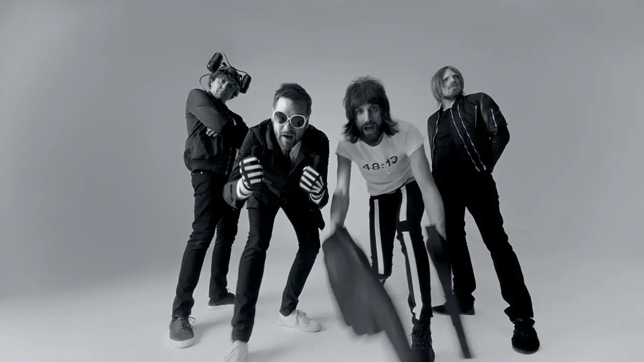 Main di Konser Amal, Kasabian Kenang Komedian Inggris