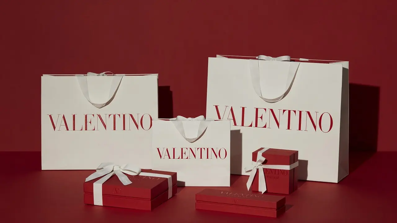 Valentino Luncurkan Inisiatif Keberlanjutan dengan Kemasan Daur Ulang