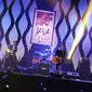 Penyanyi muda, Petra Sihombing  beraksi di hari ketiga Jakarta International Java Jazz Festival 2015 di JIExpo Kemayoran, Jakarta, Minggu (8/3/2015). (Liputan6.com/Faizal Fanani)