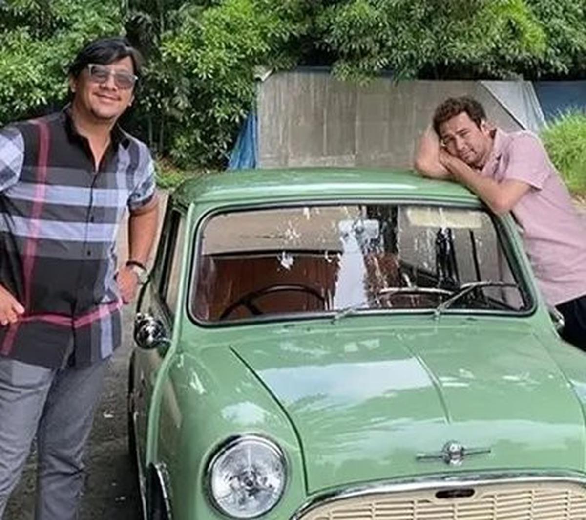 Nostalgia Otomotif! Deretan Artis yang Mengoleksi Mobil Klasik Keren