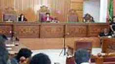 Pengadilan Negeri Jakarta Selatan Senin (31/5) menolak gugatan praperadilan yang dilakukan mantan Kabareskrim Susno Duadji. Majelis Hakim menilai penahanan Susno oleh Polri sah menurut hukum. 