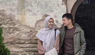 Menikmati momen liburan bersama di Turki, pasangan selebriti yang sudah menikah sejak sejak 12 Desember 2009 ini terlihat selalu harmonis. Keduanya menjadi salah satu pasangan idola, kerena dalam perjalanan rumah tangganya tampak adem ayem. (Liputan6.com/IG/@dhiniaminarti)