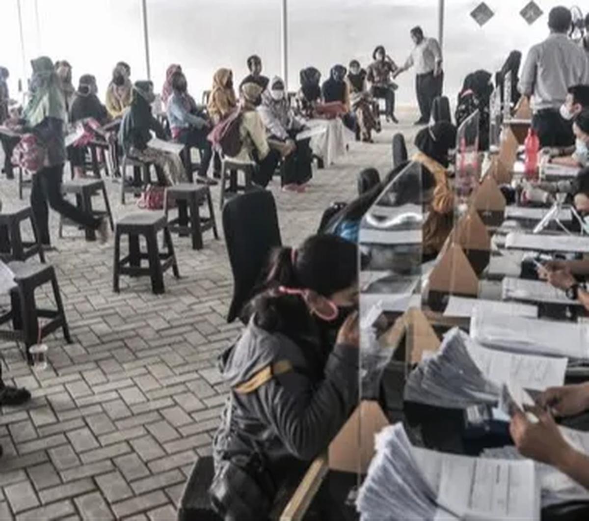 Namun, Syaefuloh belum dapat merinci jumlah pasti pemegang KJP Plus yang tidak tepat sasaran. Sebab, Disdik DKI masih melakukan verifikasi data satu per satu agar program ini tepat sasaran.