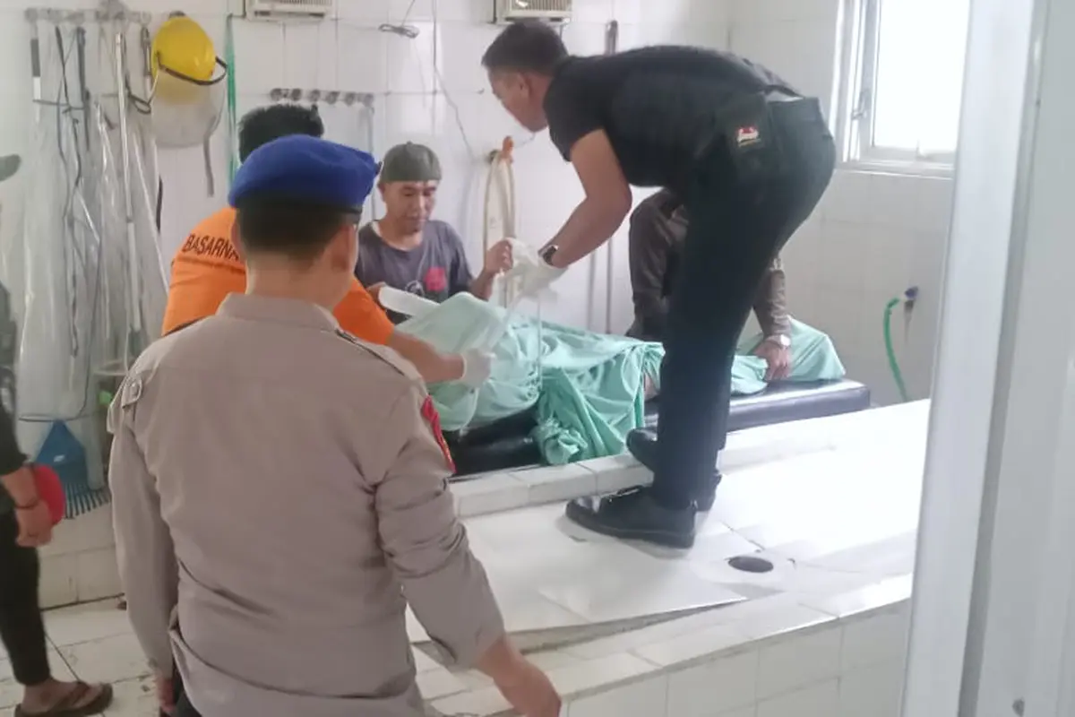 Identitas pria yang ditemukan tewas tenggelam di Pantai Karanghawu, Kecamatan Cisolok, Kabupaten Sukabumi, akhirnya terungkap.