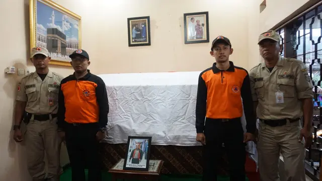 Jenazah Sutopo Purwo Nugroho di rumah duka, Jalan Jambu Surodadi RT 7 RW 9, Siswodipuran, Boyolali, Senin (8/7/2019).