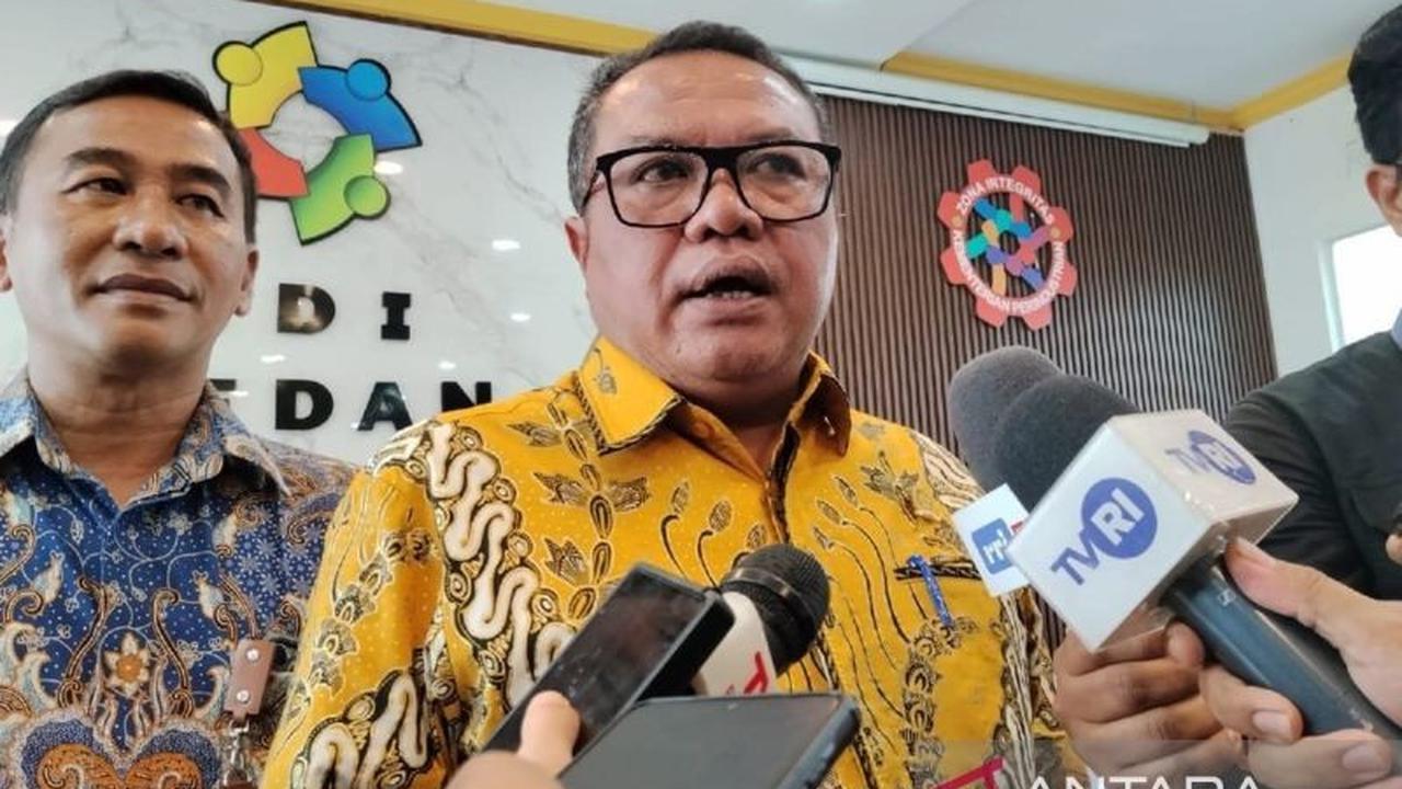 DPR Dorong Pemerintah Pertimbangkan Penyesuaian Harga BBM di Tengah Gejolak Global