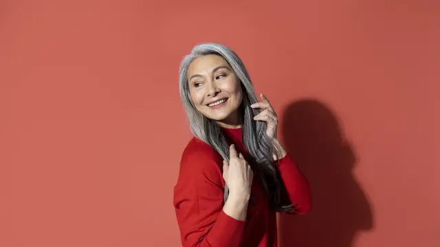 Muncul Uban di Usia 40-an: Tanda Menua Atau Genetik? Cek faktanya! (photo by freepik.com)