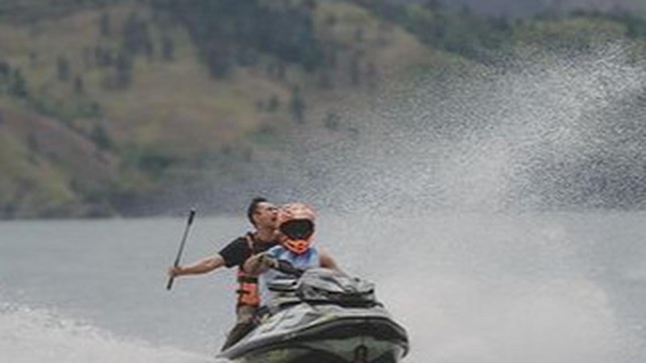 Potret The Dudas Minus One Keliling Sumatera Utara, Main Jet Ski Hingga Nikmati Keindahan Alam Touring Pakai Moge