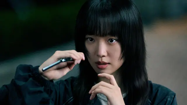 Jin Ki Joo dalam  Teach You A Lesson. (Netflix via Soompi)