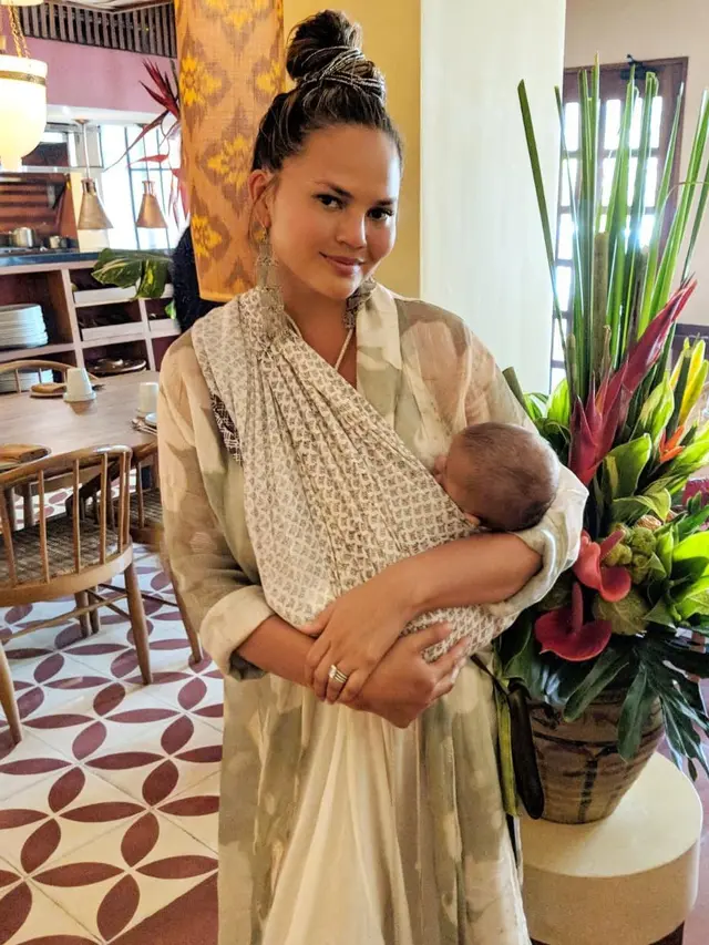 [Bintang] Chrissy Teigen