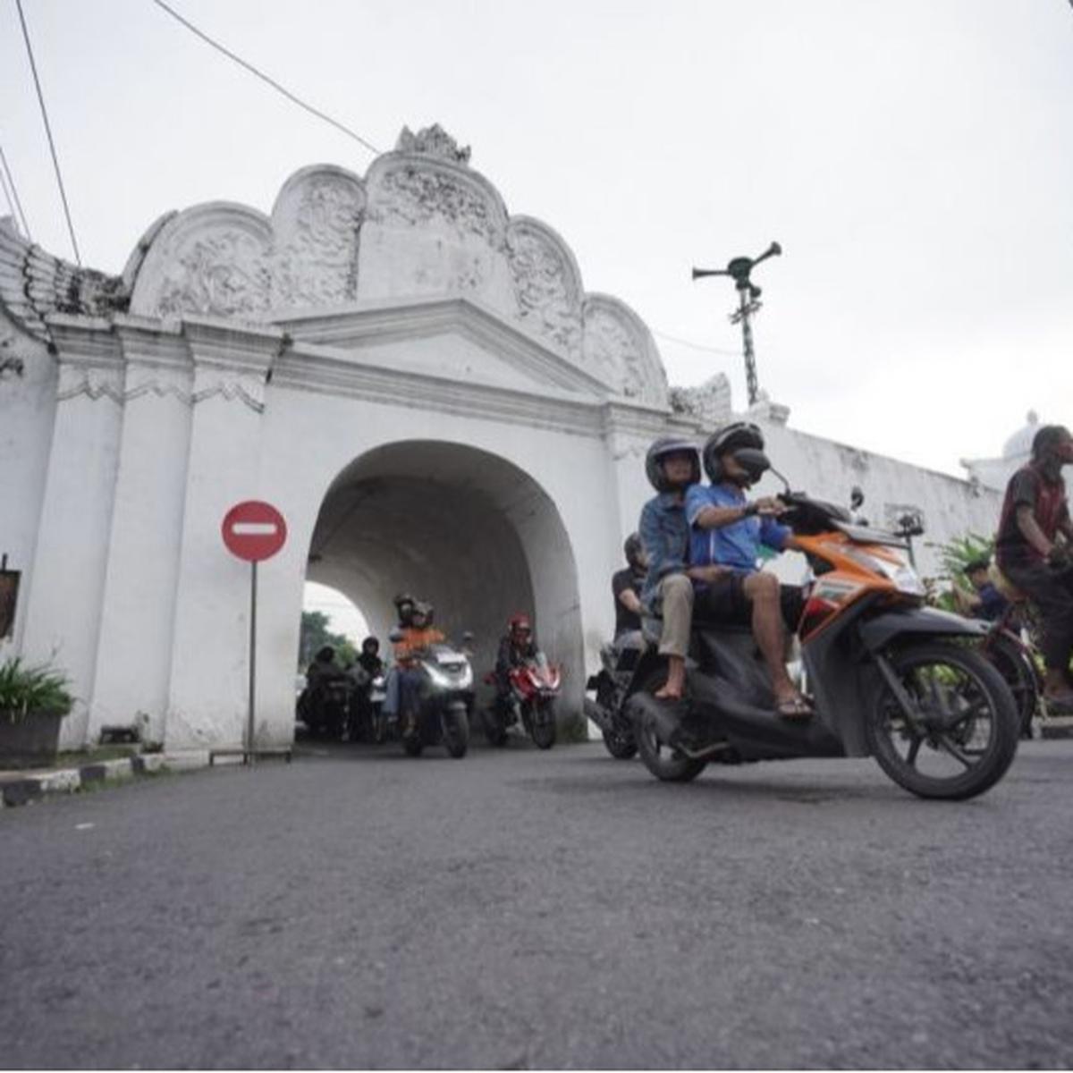 Uji Coba Sistem Satu Arah di Plengkung Gading Yogyakarta untuk Selamatkan Cagar Budaya