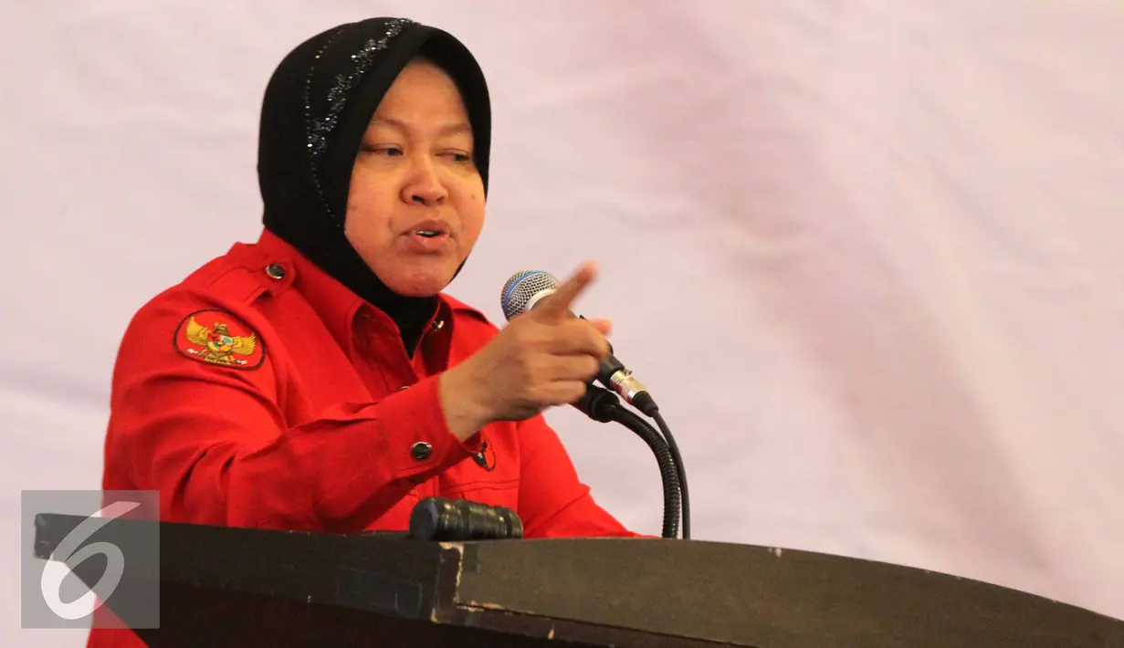 Risma memberikan kuliah umum soal kesuksesannya orang nomor satu di Kota Pahlawan, agar menginspirasi para calon kepala daerah dan calon wakil kepala daerah lainnya, jelang Pilkada Serentak, Depok, Selasa (21/7/2015). (Liputan6.com/Helmi Afandi)