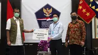 Donasi Alat Pelindung Diri dan Masker untuk Tenaga Medis. foto: dok. Daikin