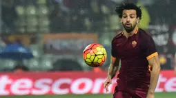 Pemain Roma, Mohamed Salah menjaringkan satu gol ke gawang Capri pada lanjutan Liga Italia Serie A pekan ke-25 di Stadion Alberto Braglia, Modena. (AFP / Giuseppe Cacace)