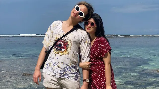 7 Momen Mesra Tissa Biani dan Dul Jaelani Saat Liburan di Bali