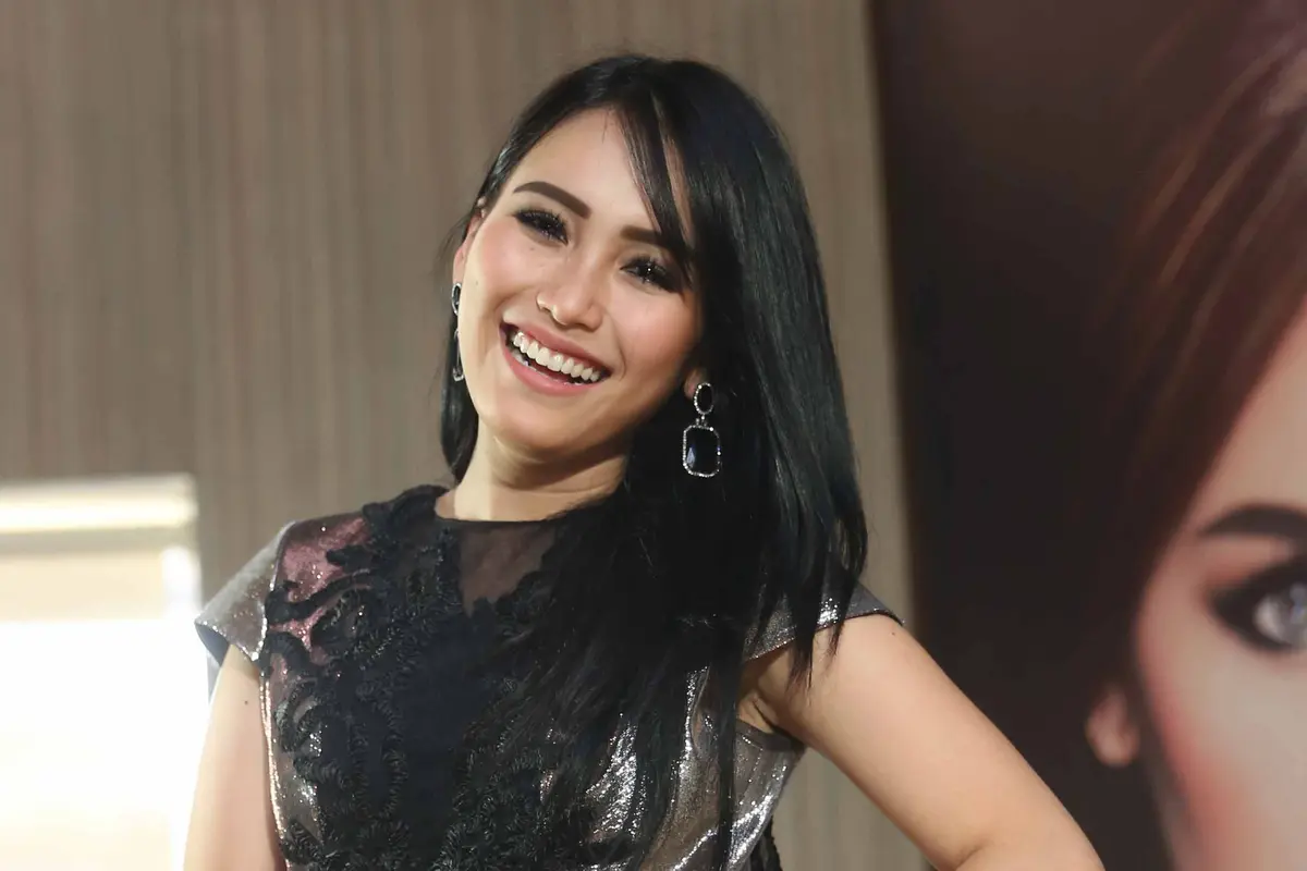 [Bintang] Ayu Ting Ting