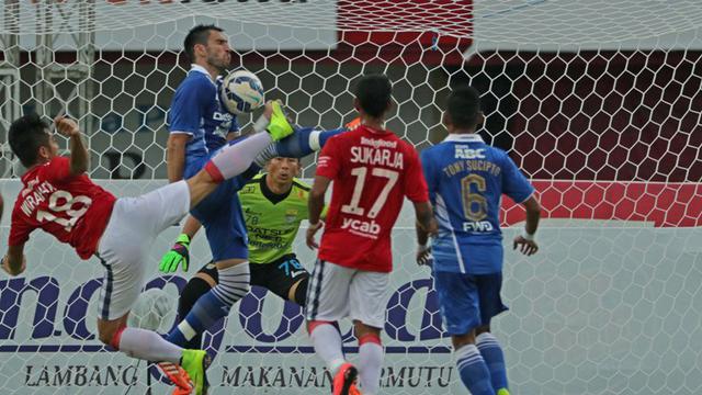 Bali United vs Persib Bandung