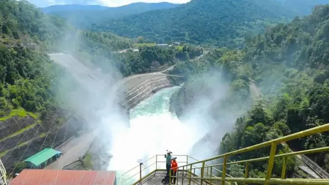 Pada aspek transformasi ekonomi, pertumbuhan 5 persen tidak cukup. Diperlukan rata-rata pertumbuhan 6 persen agar pada 2041 Indonesia dapat keluar MIT.