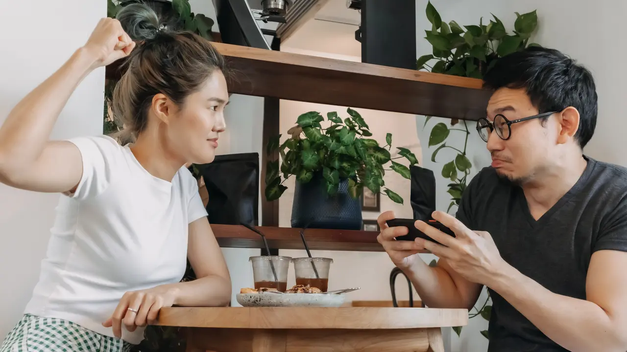 couple september banyak godaan