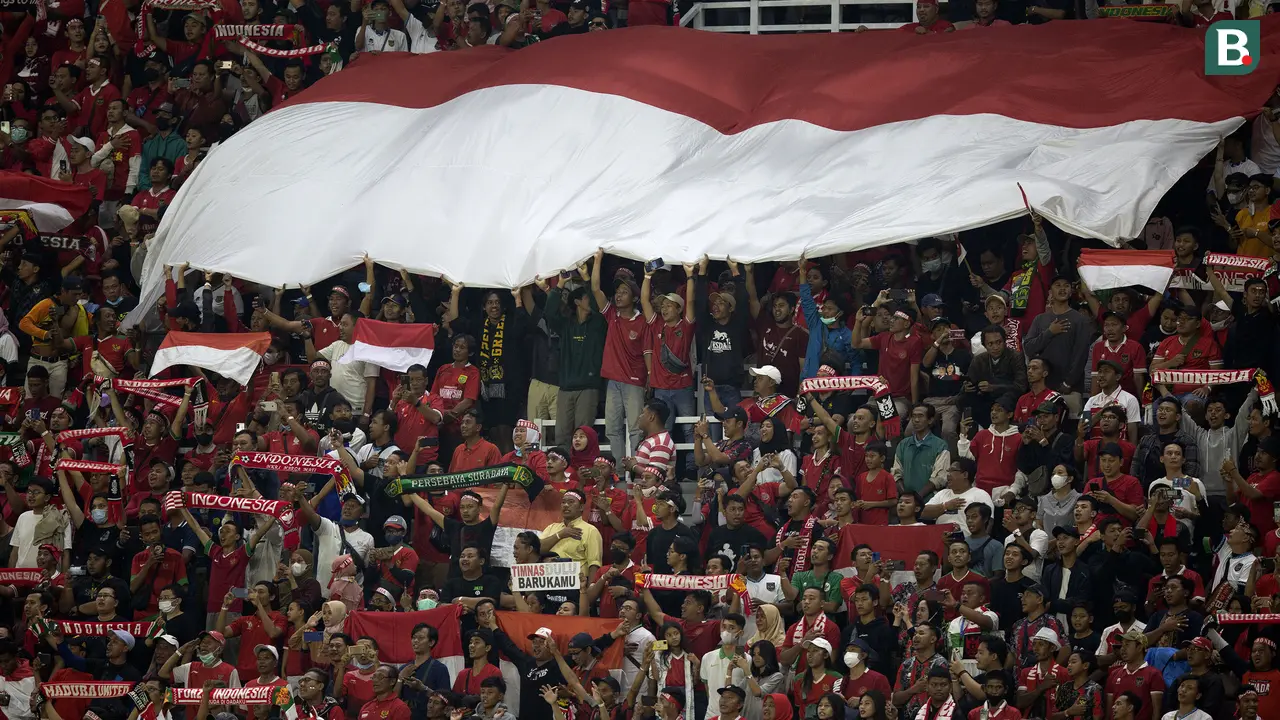 Suporter Timnas Indonesia U-20 di Stadio Gelora Bun Tomo
